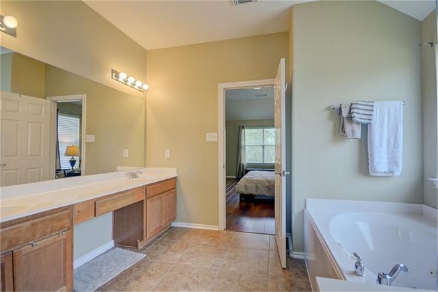 174 Spindle Tree Circle, The Woodlands, TX 77382