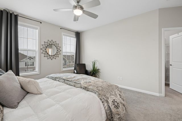 8064 Central Park Way N, Maple Grove, MN 55369