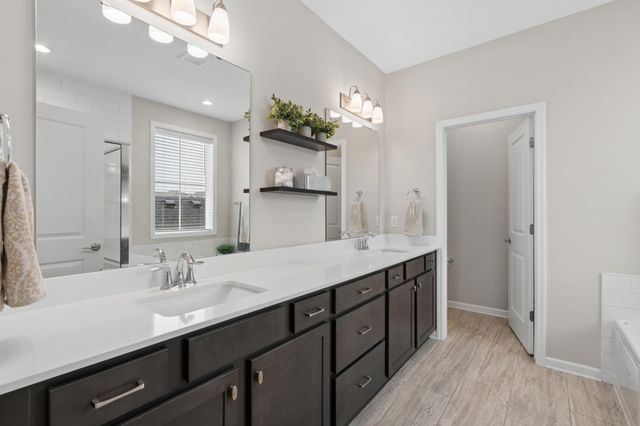 8064 Central Park Way N, Maple Grove, MN 55369