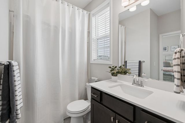 8064 Central Park Way N, Maple Grove, MN 55369