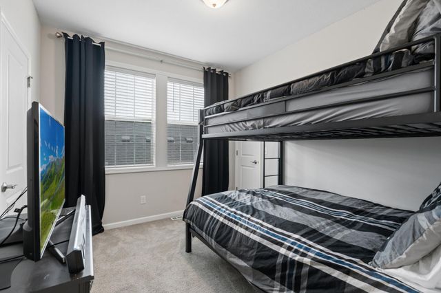 8064 Central Park Way N, Maple Grove, MN 55369
