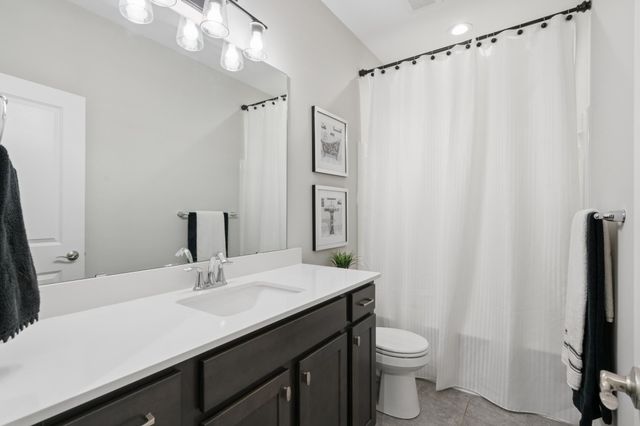 8064 Central Park Way N, Maple Grove, MN 55369