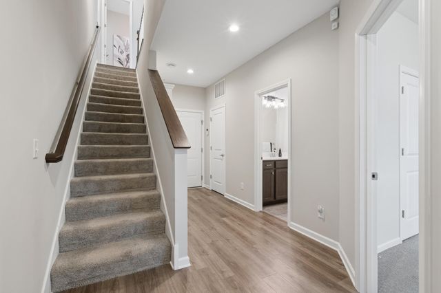 8064 Central Park Way N, Maple Grove, MN 55369