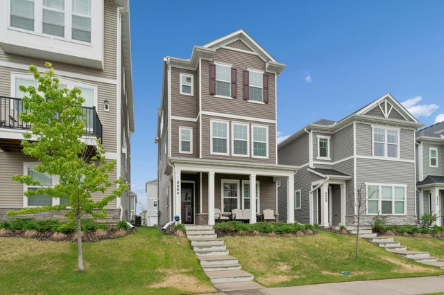 8064 Central Park Way N, Maple Grove, MN 55369
