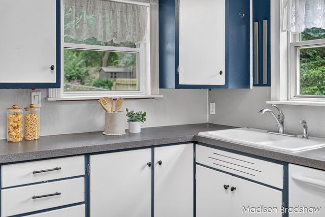 2070 Monroe Avenue NW, Grand Rapids, MI 49505
