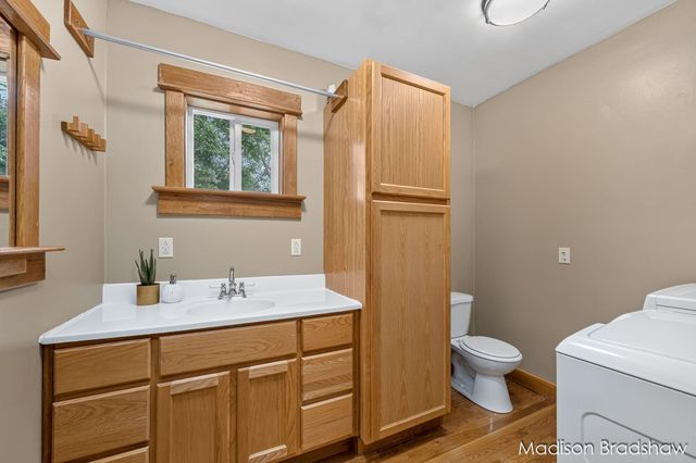2070 Monroe Avenue NW, Grand Rapids, MI 49505