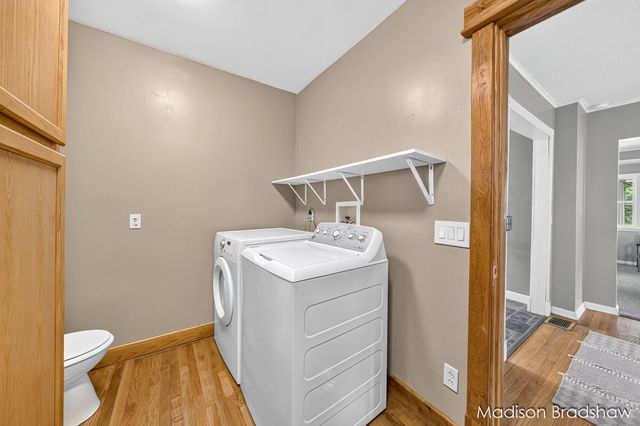 2070 Monroe Avenue NW, Grand Rapids, MI 49505