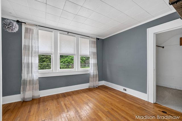2070 Monroe Avenue NW, Grand Rapids, MI 49505