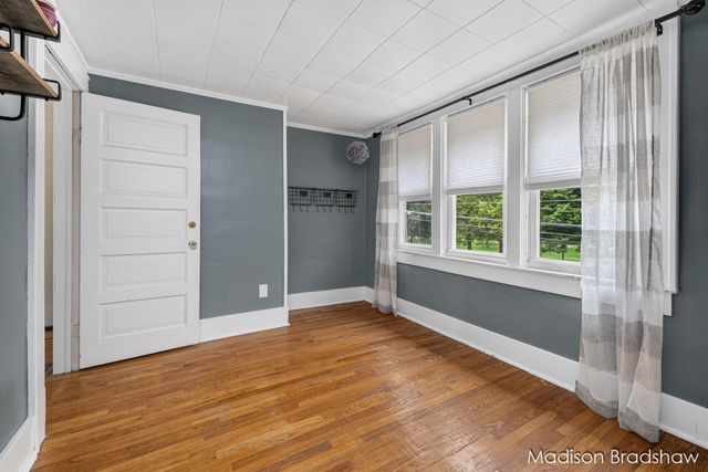 2070 Monroe Avenue NW, Grand Rapids, MI 49505