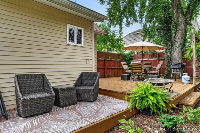 2070 Monroe Avenue NW, Grand Rapids, MI 49505