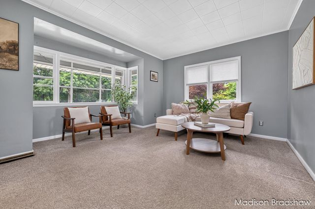 2070 Monroe Avenue NW, Grand Rapids, MI 49505