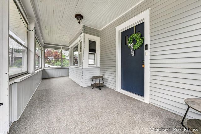 2070 Monroe Avenue NW, Grand Rapids, MI 49505
