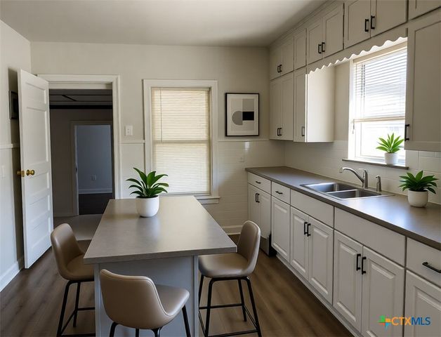 1521 N Hamilton Street, Gonzales, TX 78629