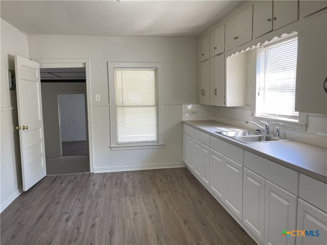 1521 N Hamilton Street, Gonzales, TX 78629
