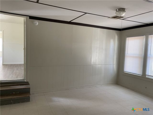 1521 N Hamilton Street, Gonzales, TX 78629