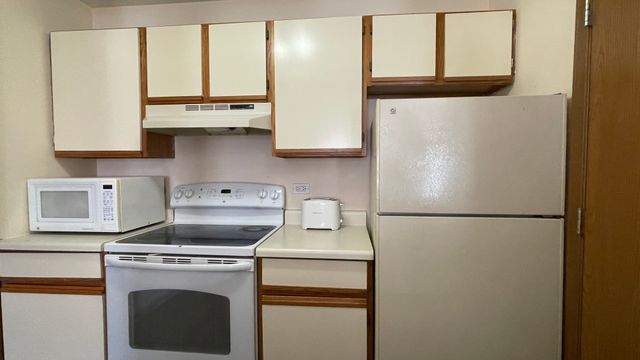 4301 W Shamrock Lane 2D, Mchenry, IL 60050