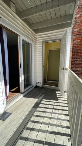 4301 W Shamrock Lane 2D, Mchenry, IL 60050