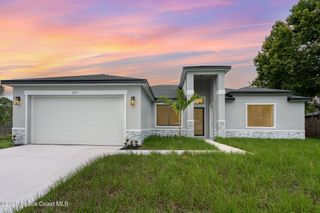 825 Tejon Avenue SW, Palm Bay, FL 32908