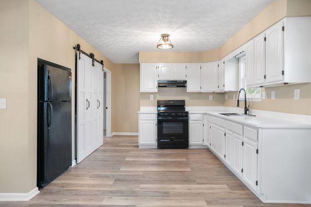 800 Pine Hill Road, Jeffersonville, KY 40337