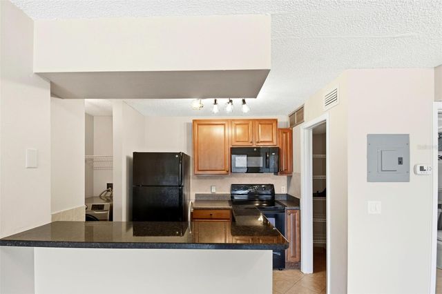 485 FORESTWAY CIRCLE 303, Altamonte Springs, FL 32701