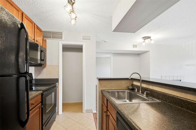 485 FORESTWAY CIRCLE 303, Altamonte Springs, FL 32701