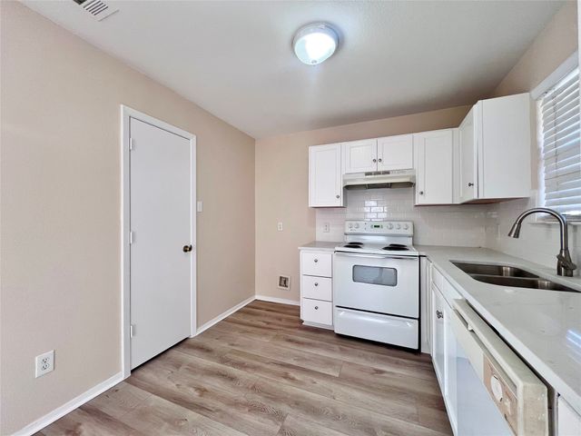 1311 Nolte Drive, Dallas, TX 75208