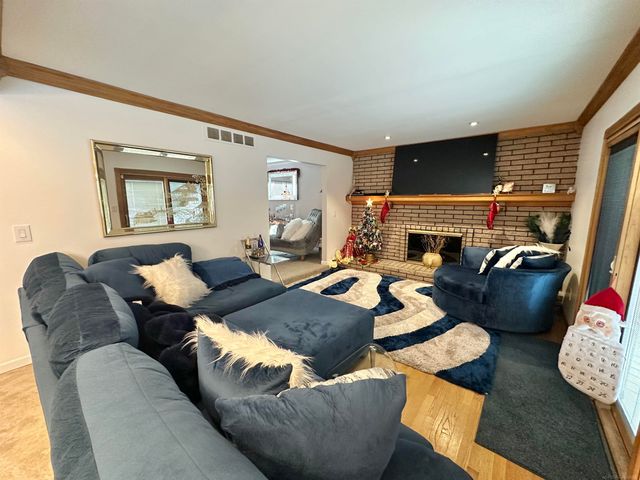 19559 Lloyd St Street, Clinton Township, MI 48038