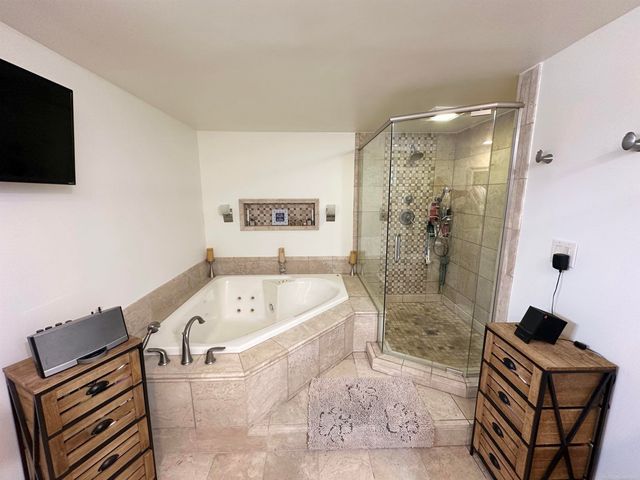 19559 Lloyd St Street, Clinton Township, MI 48038