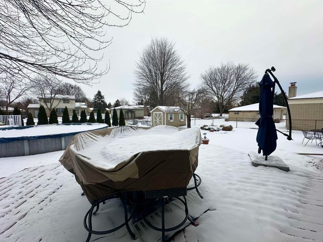 19559 Lloyd St Street, Clinton Township, MI 48038