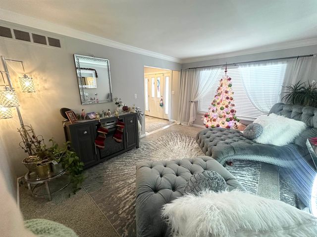 19559 Lloyd St Street, Clinton Township, MI 48038