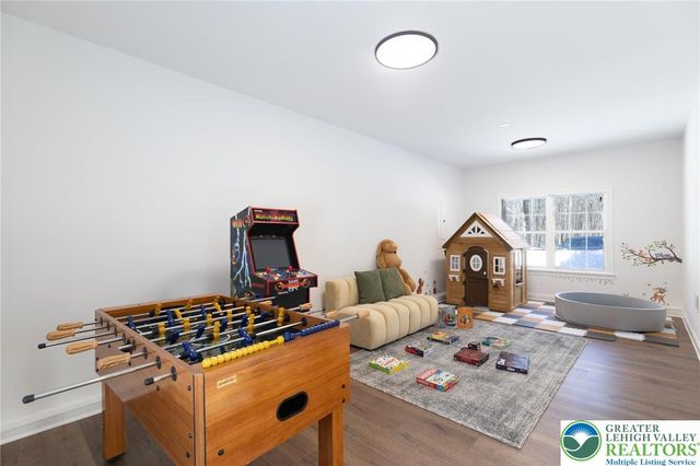 Sun Valley Drive, Tunkhannock Twp, PA 18610