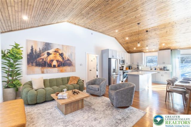 Sun Valley Drive, Tunkhannock Twp, PA 18610