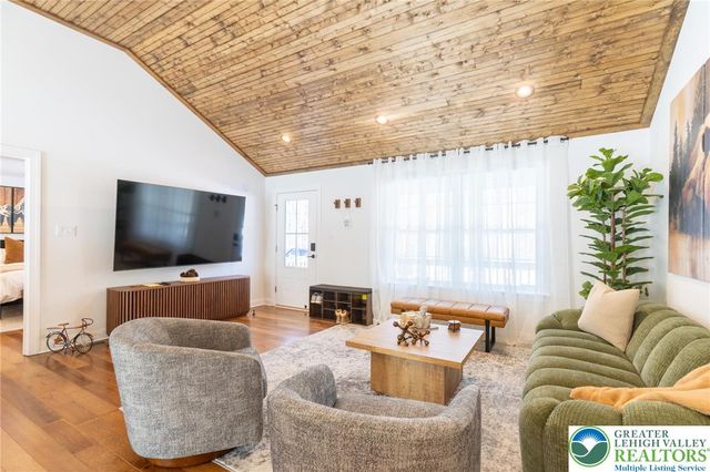 Sun Valley Drive, Tunkhannock Twp, PA 18610