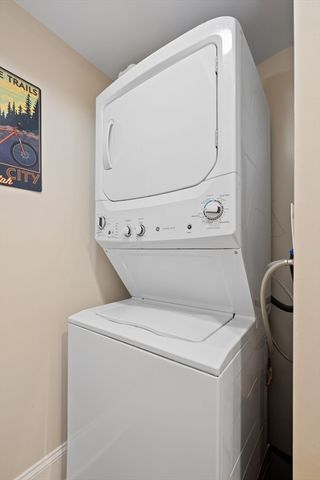 16.5 Holly St 2L, Salem, MA 01970