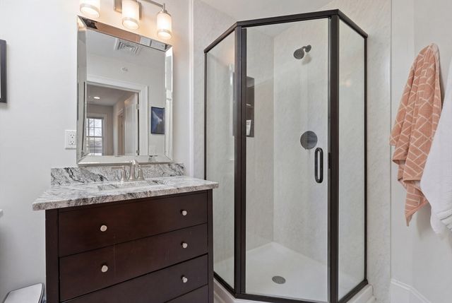 16.5 Holly St 2L, Salem, MA 01970