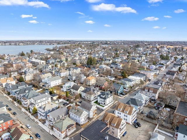 16.5 Holly St 2L, Salem, MA 01970