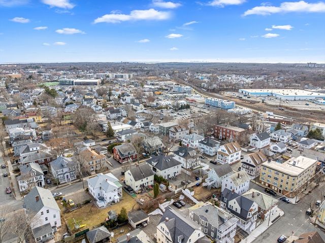 16.5 Holly St 2L, Salem, MA 01970