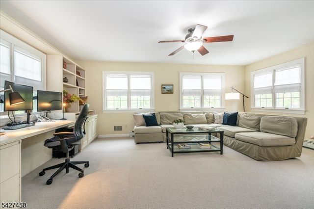 8 Abbington Ter, Glen Rock Boro, NJ 07452