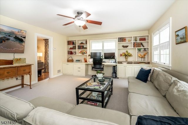 8 Abbington Ter, Glen Rock Boro, NJ 07452