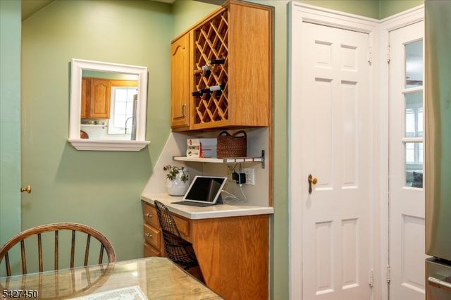 8 Abbington Ter, Glen Rock Boro, NJ 07452