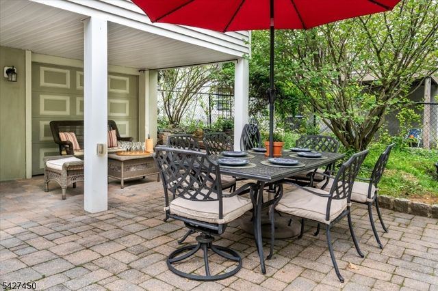 8 Abbington Ter, Glen Rock Boro, NJ 07452