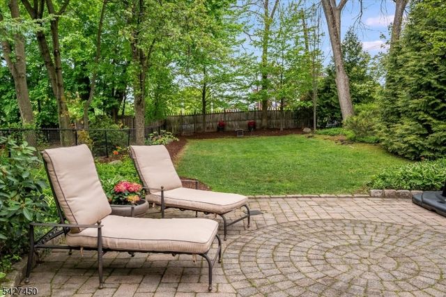 8 Abbington Ter, Glen Rock Boro, NJ 07452