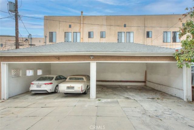 335 N Mariposa Avenue, Los Angeles, CA 90004