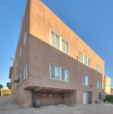 335 N Mariposa Avenue, Los Angeles, CA 90004