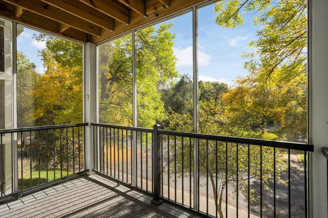 3030 Saint Albans Mill Road 211, Minnetonka, MN 55305