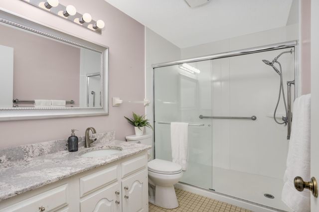 3030 Saint Albans Mill Road 211, Minnetonka, MN 55305