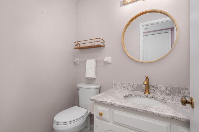 3030 Saint Albans Mill Road 211, Minnetonka, MN 55305