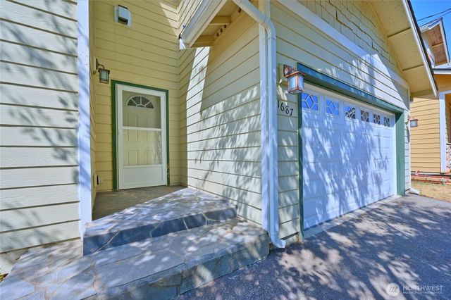 1687 Bayview Drive W, Bremerton, WA 98312