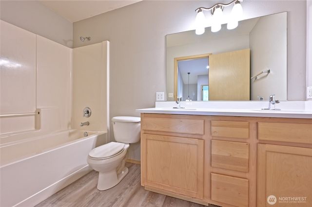 1687 Bayview Drive W, Bremerton, WA 98312