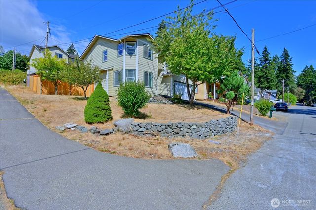 1687 Bayview Drive W, Bremerton, WA 98312